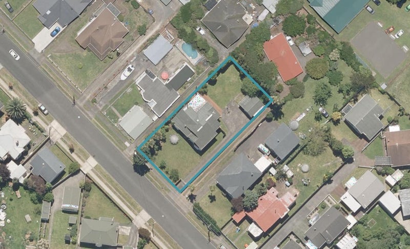 8 Kings Avenue, Gonville, Whanganui - Carousel 1