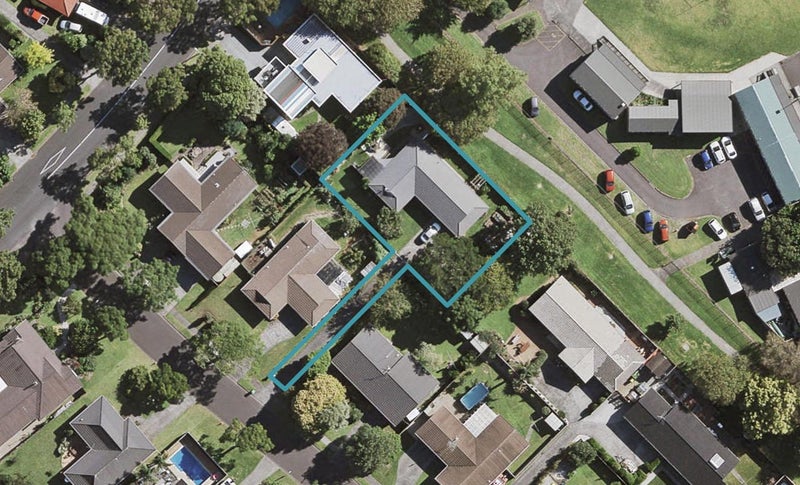 6 Donzella Place, Conifer Grove, Takanini - Carousel 1