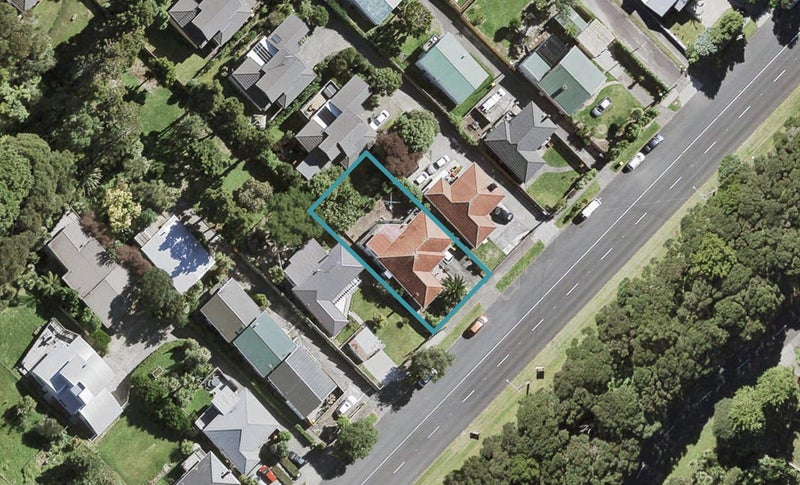 195 Titirangi Road, Titirangi, Auckland - Carousel 1