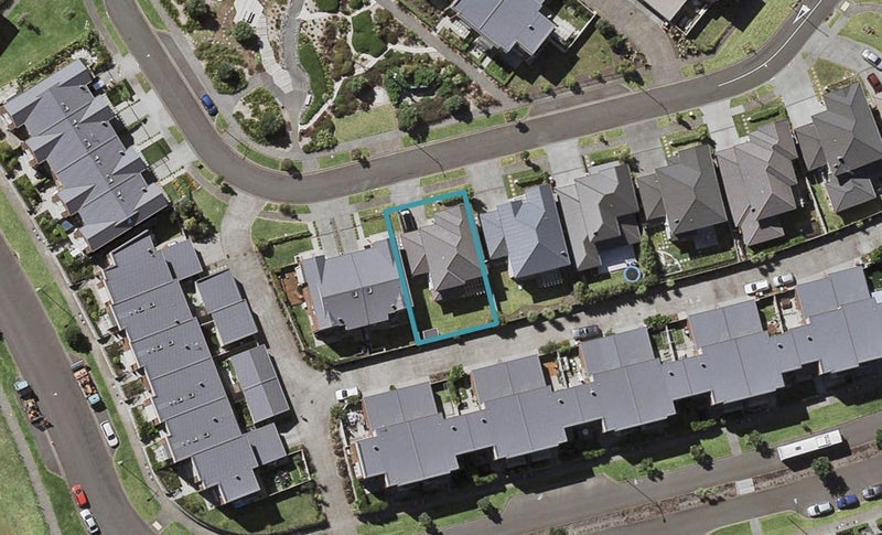 14 Guard Crescent, Stonefields, Auckland - Carousel 1