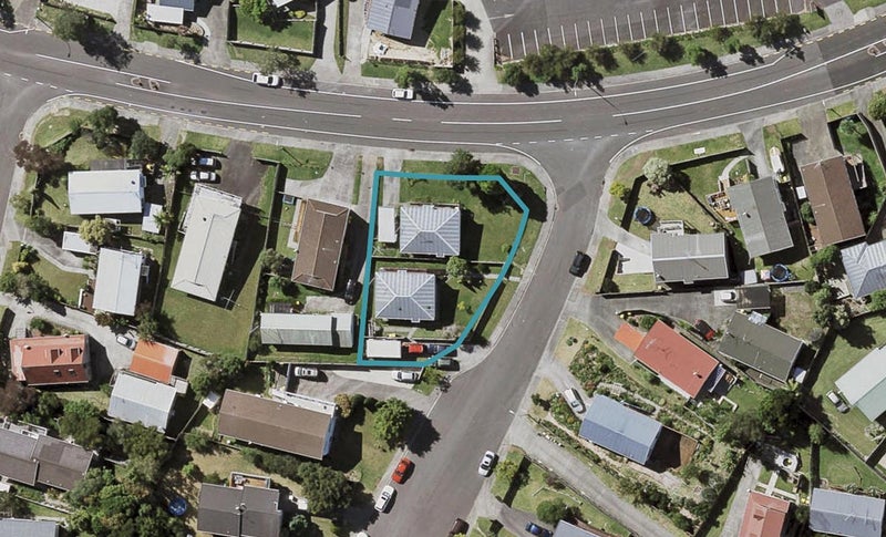 2/85 Trias Road, Totara Vale, Auckland - Carousel 1