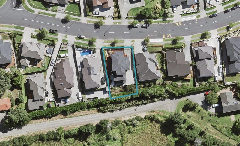 98 Lake Panorama Drive, Henderson Valley, Auckland - Carousel 1