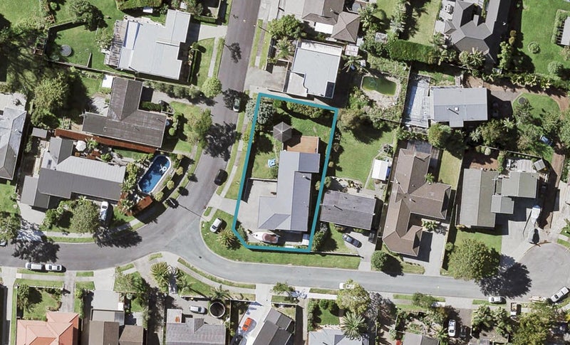 6 Oliver Twist Avenue, Mellons Bay, Auckland - Carousel 1