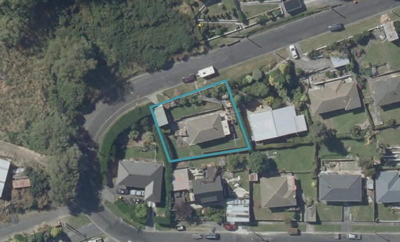 23 Waldron Crescent, Green Island, Dunedin - Carousel 1
