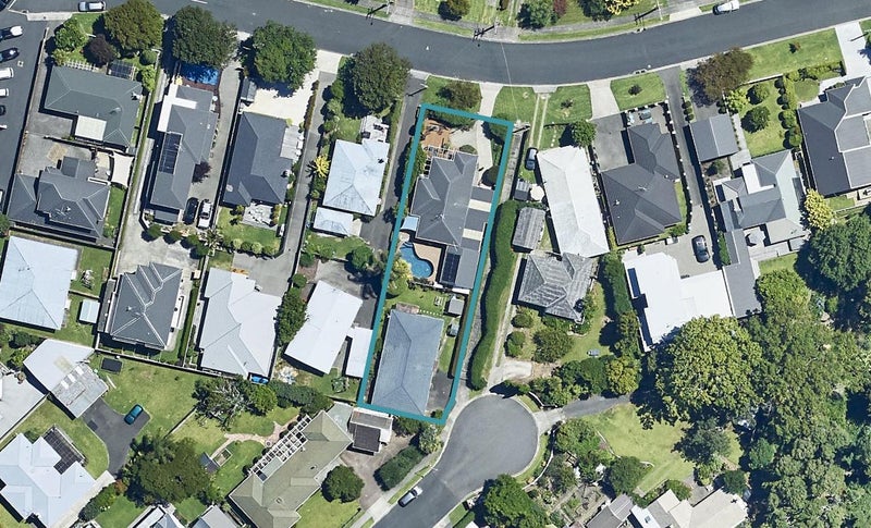 18 Stratford Place, Otumoetai, Tauranga - Carousel 1