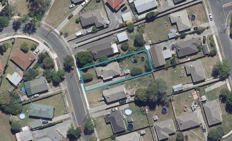 61 Marshall Street, Fairfield, Hamilton - Carousel 1