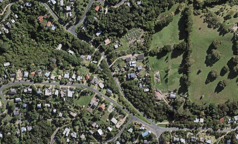 113 Queens Drive, Oneroa, Waiheke Island - Carousel 1