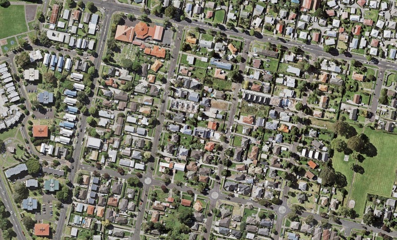 15E Holland Avenue, Point England, Auckland - Carousel 1