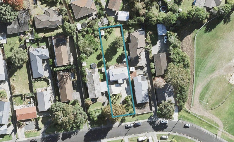 5 Alexander Avenue, Torbay, Auckland - Carousel 1