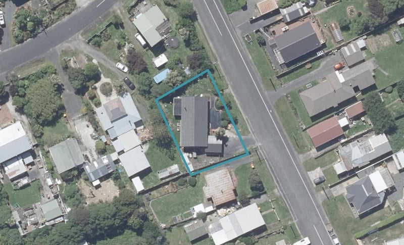 8 Pearse Street, Brighton, Dunedin - Carousel 1