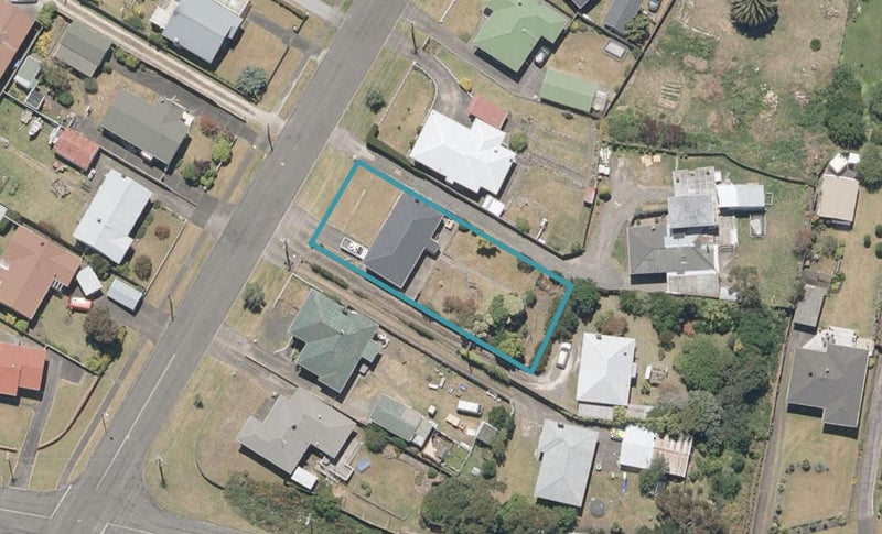 11 Burns Street, Tawhero, Whanganui - Carousel 1