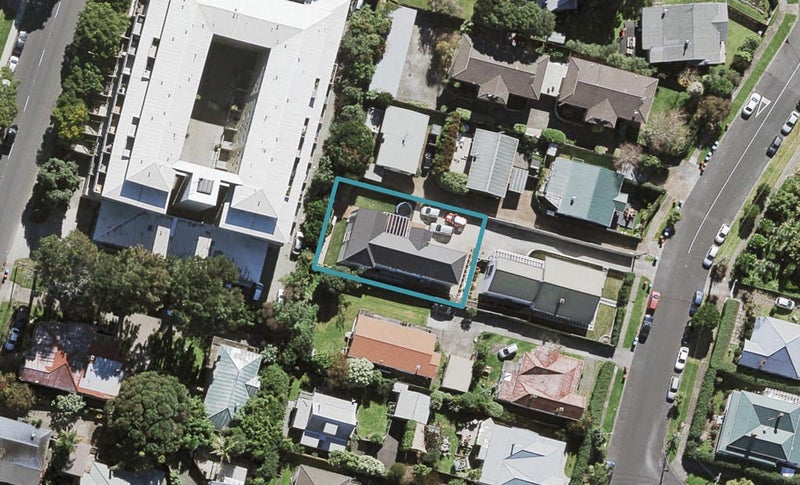 84A Aroha Avenue, Sandringham, Auckland - Carousel 1