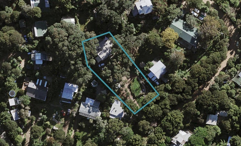 4 Hillside Road, Ostend, Waiheke Island - Carousel 1