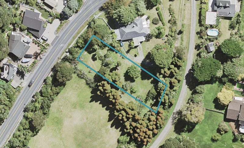 1184 Scenic Drive North, Swanson, Auckland - Carousel 1