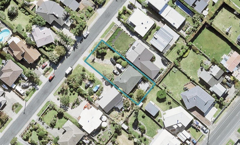 13 De Luen Avenue, Tindalls Beach, Whangaparaoa - Carousel 1