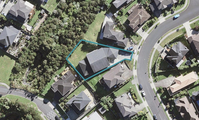 13 Hornbill Drive, Fairview Heights, Auckland - Carousel 1
