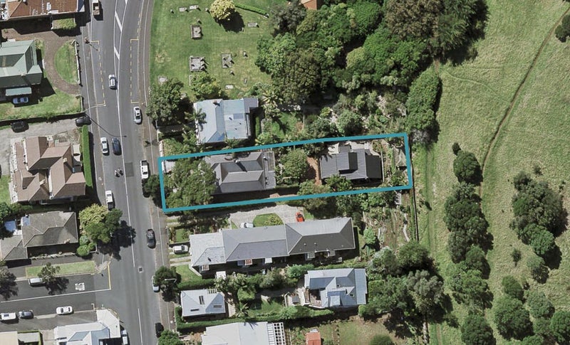 2/98 Victoria Road, Devonport, Auckland - Carousel 1