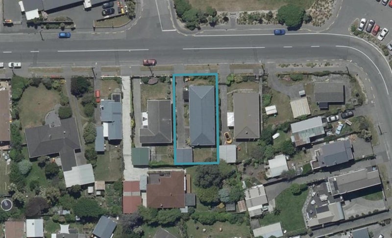 2/7 Beach Road, North New Brighton, Christchurch - Carousel 1