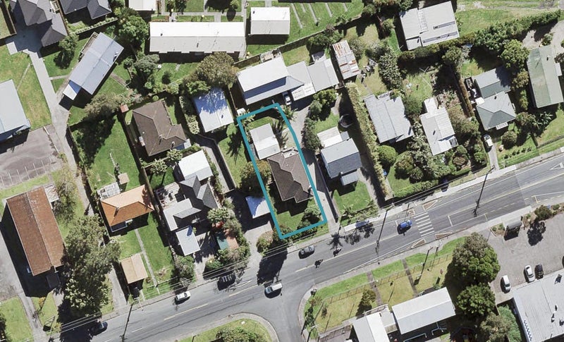206 Beach Haven Road, Beach Haven, Auckland - Carousel 1