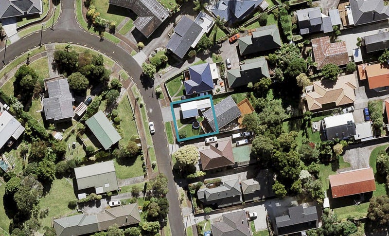 30 Windermere Crescent, Blockhouse Bay, Auckland - Carousel 1