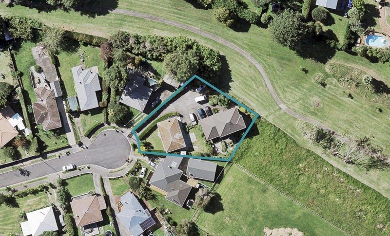 9 Greenway Place, Glen Innes, Auckland - Carousel 1