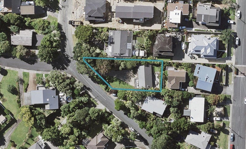 3 Heathcote Road, Castor Bay, Auckland - Carousel 1