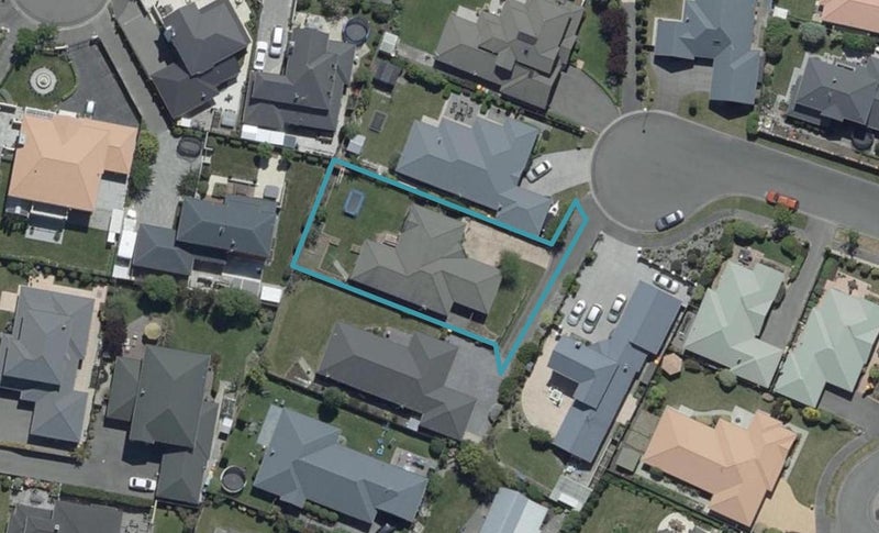 7 Napoleon Close, Harewood, Christchurch - Carousel 1
