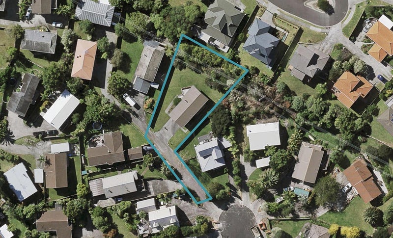 21 Atlantis Place, Totara Vale, Auckland - Carousel 1