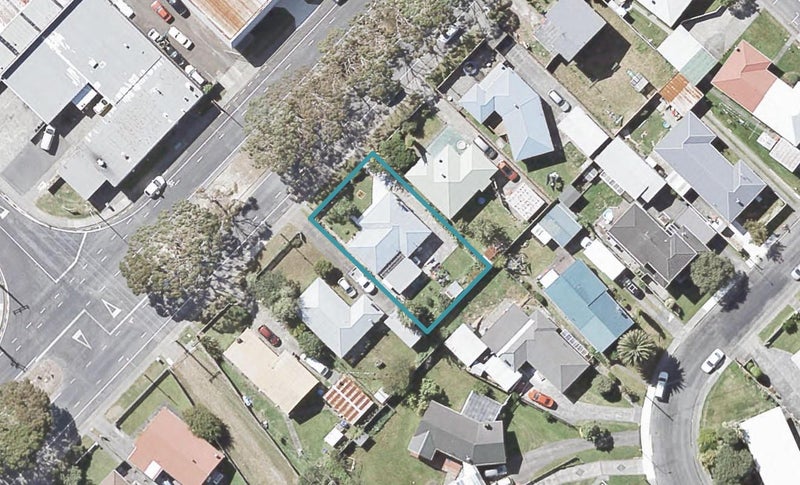 24 Parkway, Wainuiomata, Lower Hutt - Carousel 1
