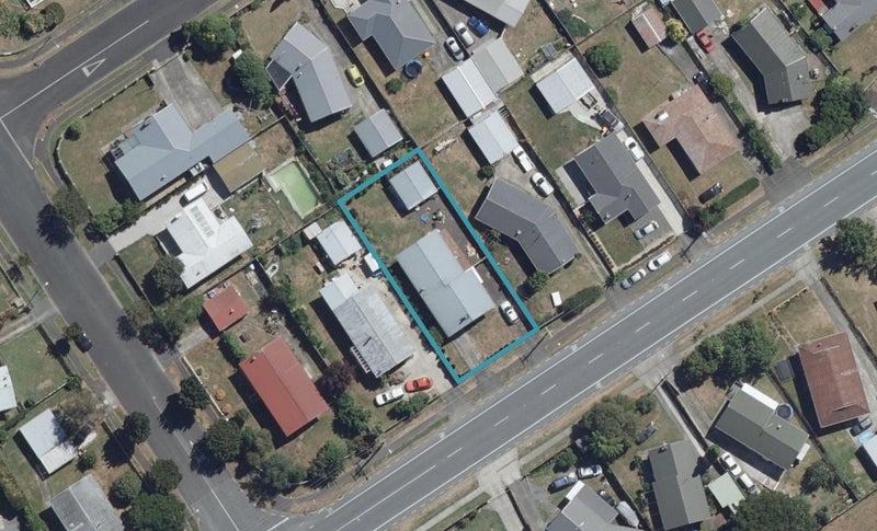 112 Collins Road, Melville, Hamilton - Carousel 1