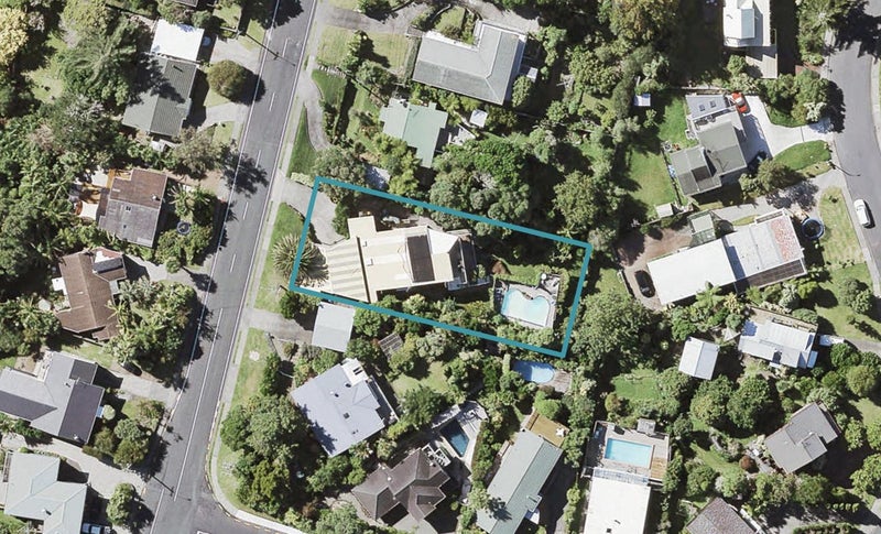 126 Arran Road, Browns Bay, Auckland - Carousel 1