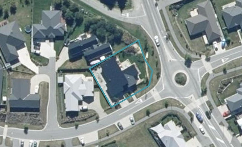 1 Oxfordshire Avenue, Lower Shotover, Queenstown - Carousel 1
