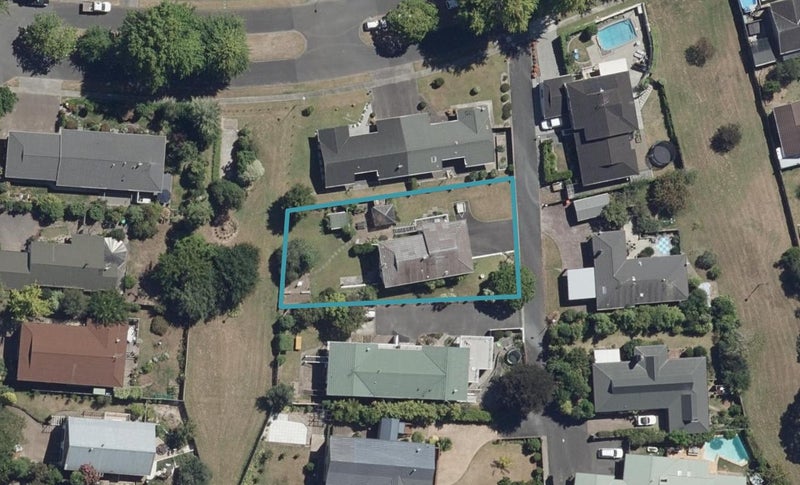 25 Brookview Court, Queenwood, Hamilton - Carousel 1