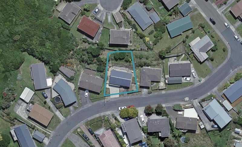 6 Evesham Place, Newlands, Wellington - Carousel 1