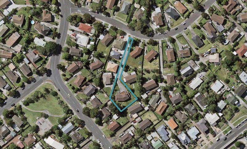 11 Santiago Crescent, Unsworth Heights, Auckland - Carousel 1