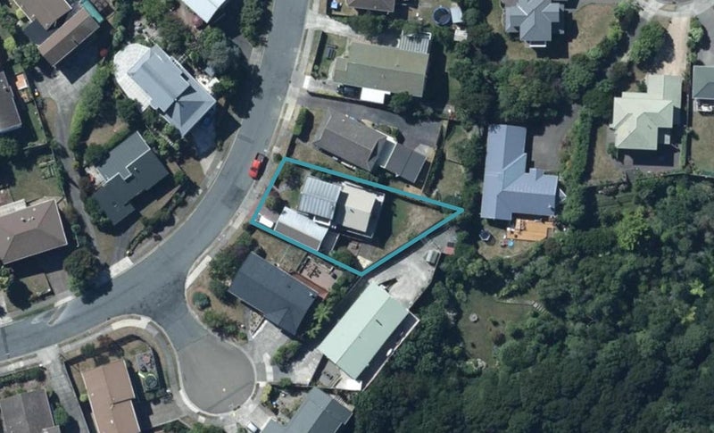 34 Bodmin Terrace, Camborne, Porirua - Carousel 1