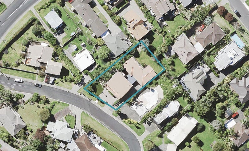 1/21 Scarboro Terrace, Murrays Bay, Auckland - Carousel 1