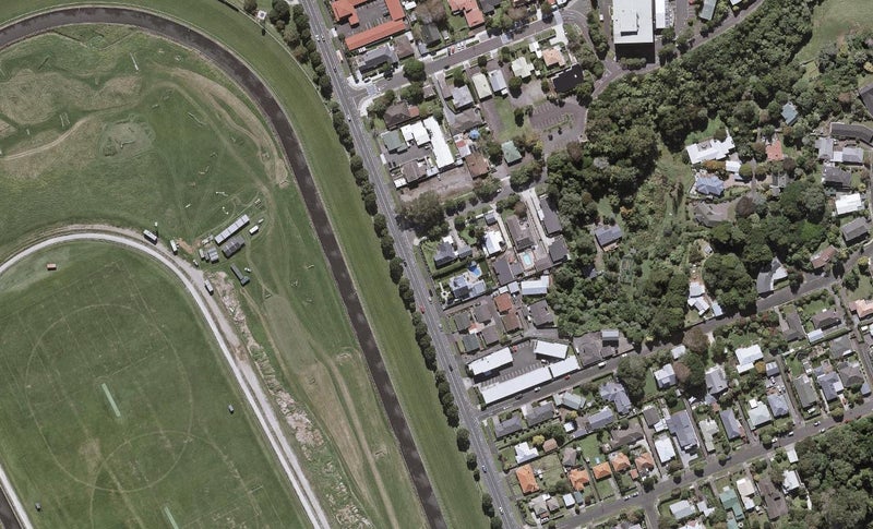 4/2 Cracroft Street, Welbourn, New Plymouth - Carousel 1
