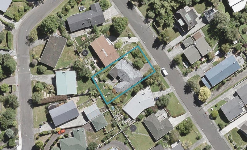 22 Fendalton Crescent, Pinehaven, Upper Hutt - Carousel 1