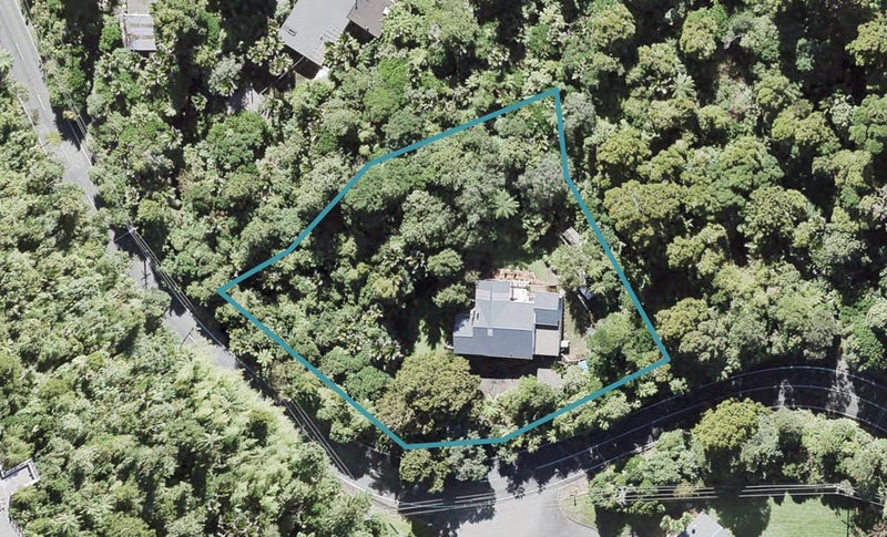 459 Scenic Drive, Waiatarua, Auckland - Carousel 1