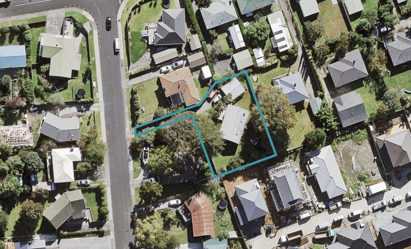 19 Paragon Avenue, Beach Haven, Auckland - Carousel 1