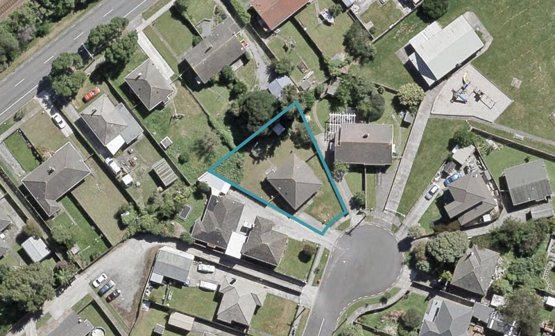 15 Purser Grove, Fairfield, Lower Hutt - Carousel 1