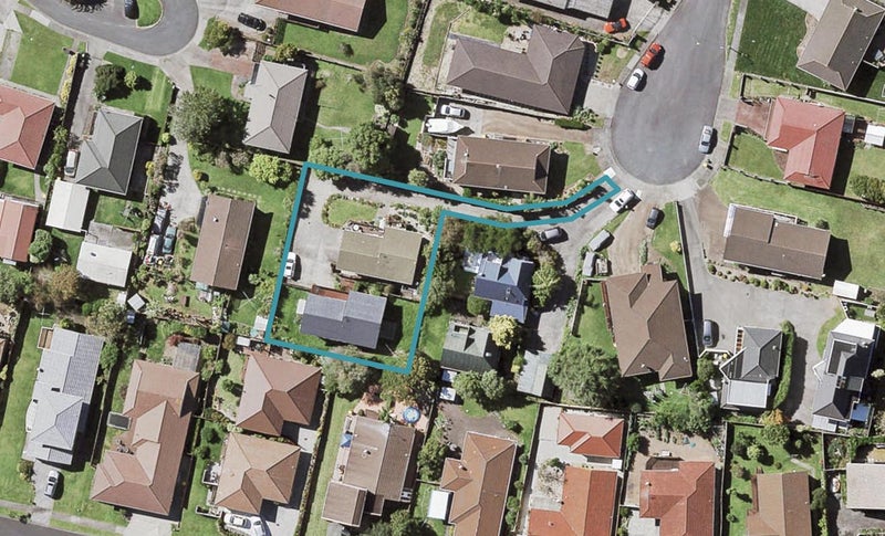 2/21 Glenshee Place, Highland Park, Auckland - Carousel 1