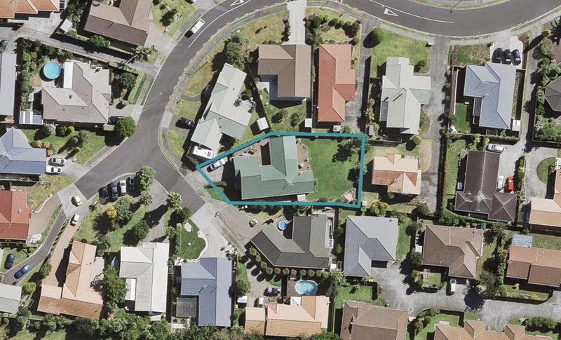 24 Maurice Borich Place, Henderson, Auckland - Carousel 1