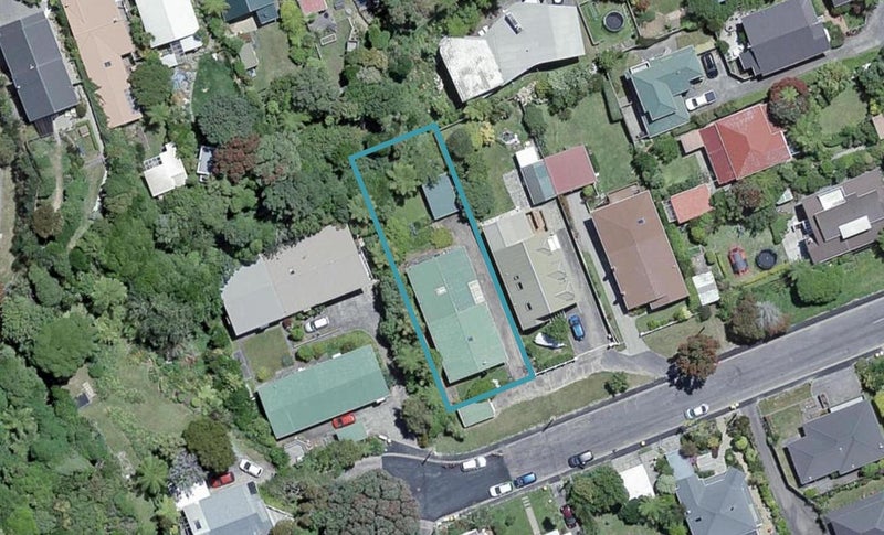 12B Henderson Street, Karori, Wellington - Carousel 1
