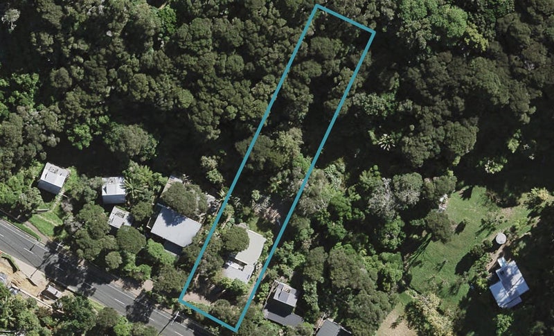 225A Ocean View Road, Oneroa, Waiheke Island - Carousel 1