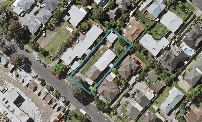 6/15 Thornton Road, Milford, Auckland - Carousel 1