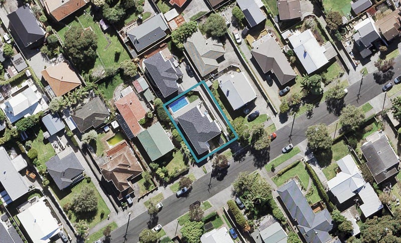 15A St Michaels Avenue, Point Chevalier, Auckland - Carousel 1