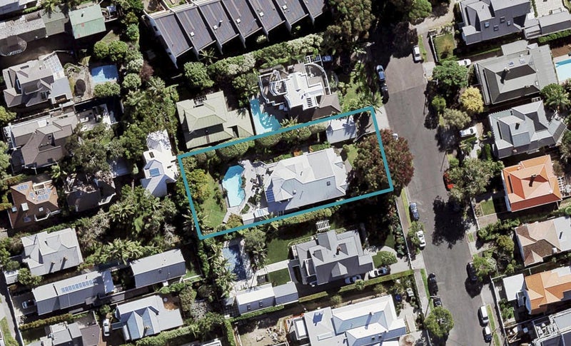 16 Salisbury Street, Herne Bay, Auckland - Carousel 1