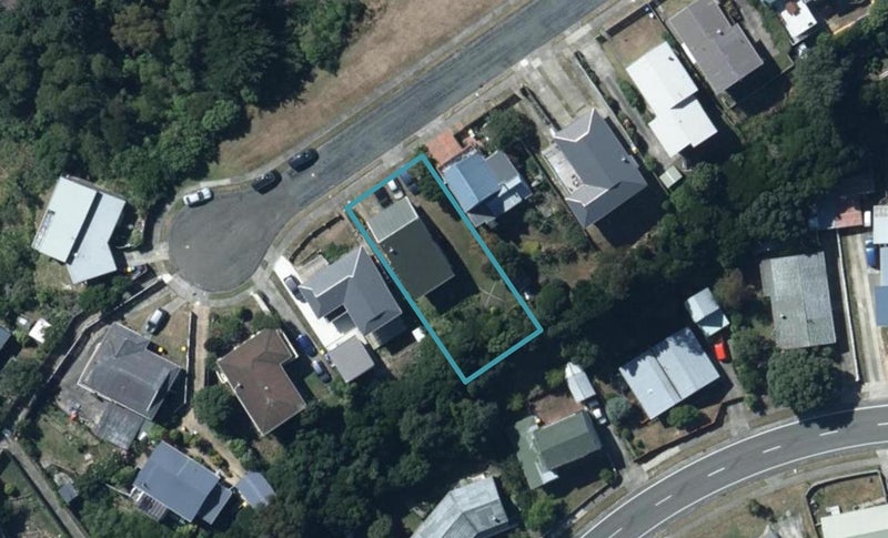 21 Humphreys Grove, Titahi Bay, Porirua - Carousel 1